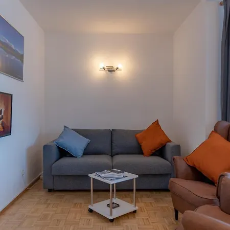 Apartment Six T Nine By All In One *