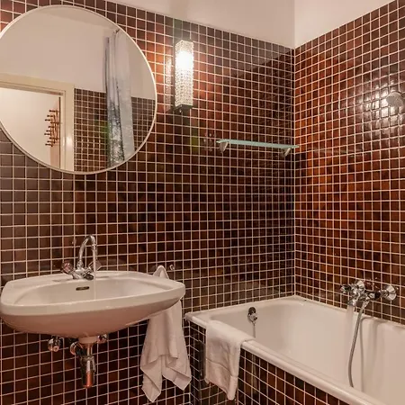 Six T Nine By All In One Apartment *